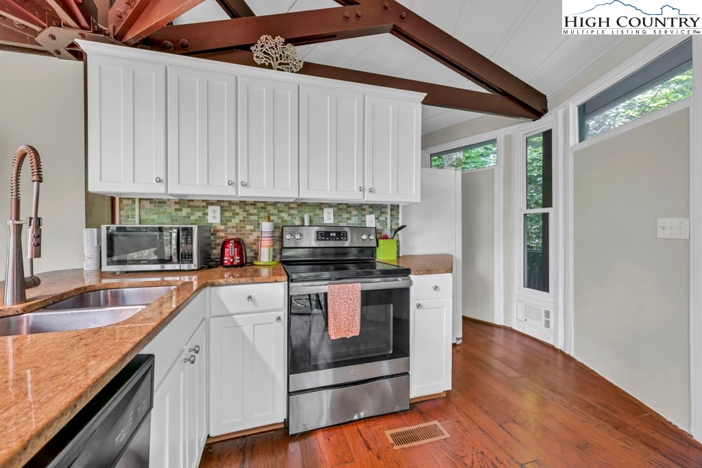 201-203 Laurel Boone, NC 28607 - Photo 31 of 45 Gallery Image 31
