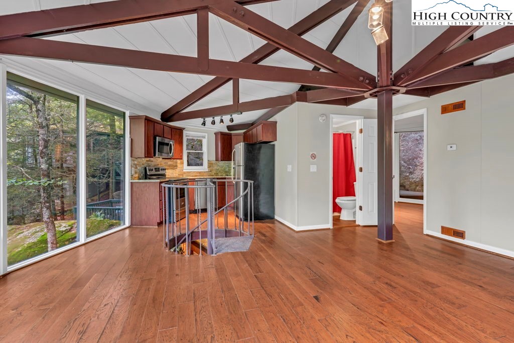 201-203 Laurel Boone, NC 28607 - Photo 7 of 45 Gallery Image 7