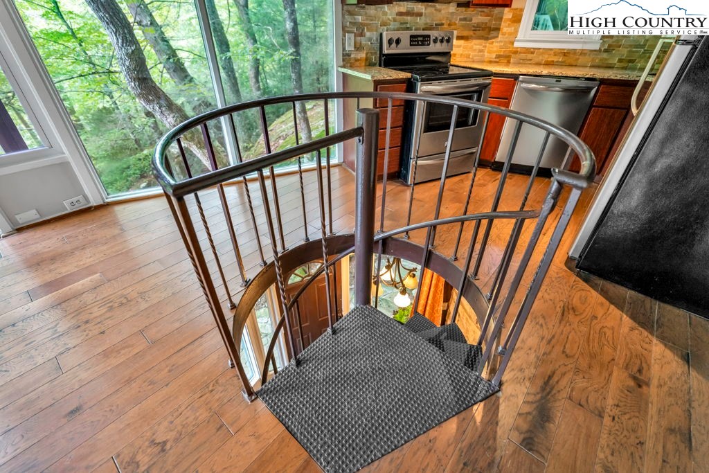 201-203 Laurel Boone, NC 28607 - Photo 9 of 45 Gallery Image 9