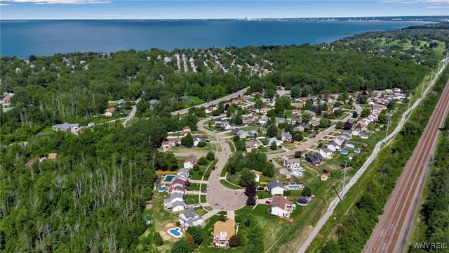 $356,900 | 6046 Margaret Ann Drive, Hamburg, NY 14085