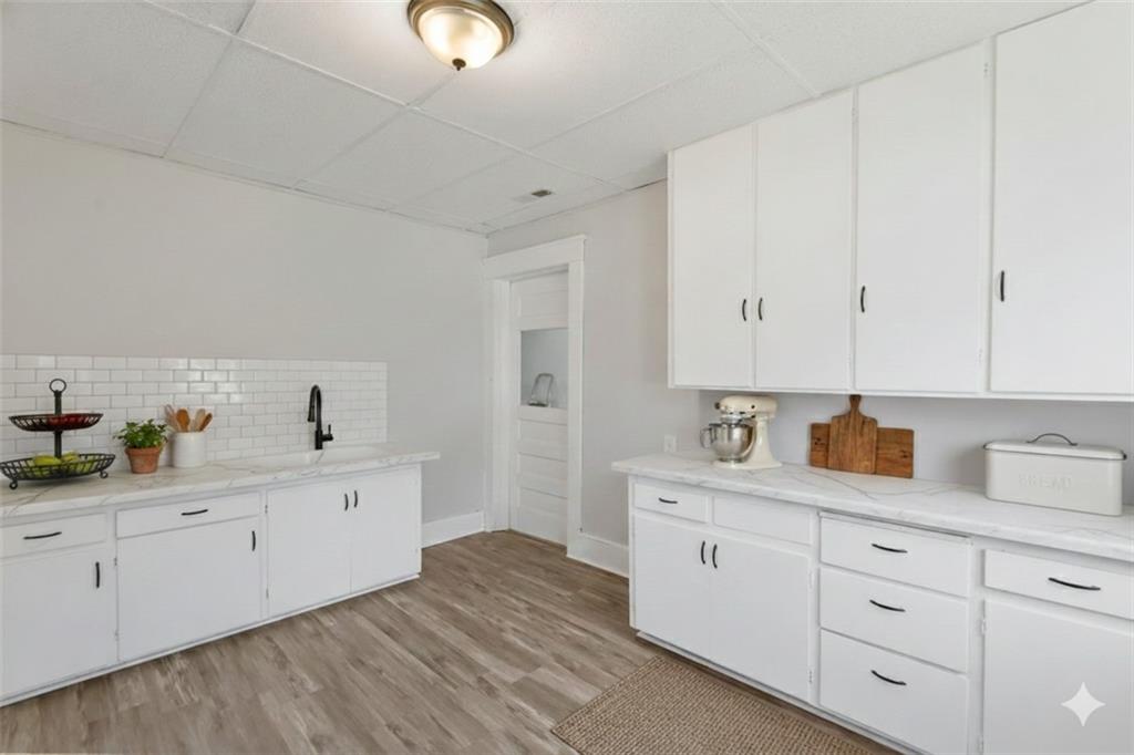 839 South Oak Street Ottawa, KS 66067 - Photo 13 of 33