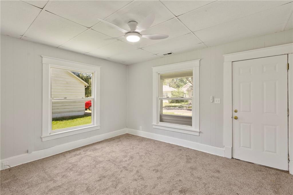 839 South Oak Street Ottawa, KS 66067 - Photo 6 of 33