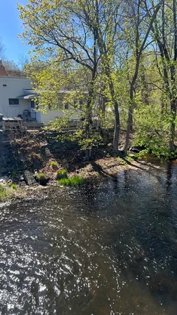 $2,200 | 991 Main Street, Unit 1, Warren, MA 01083