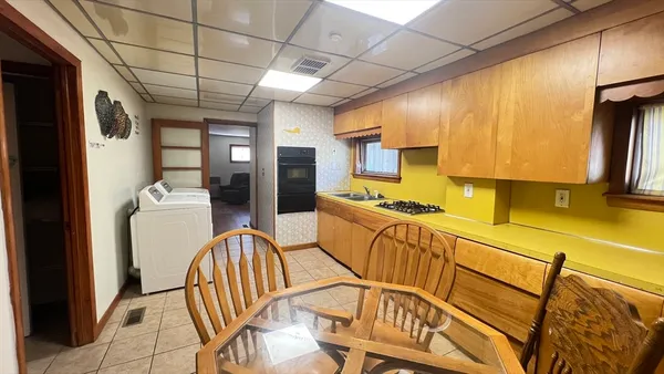 $2,200 | 991 Main Street, Unit 1, Warren, MA 01083