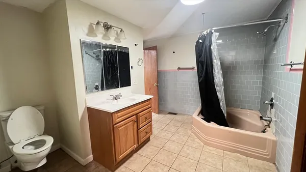 $2,200 | 991 Main Street, Unit 1, Warren, MA 01083
