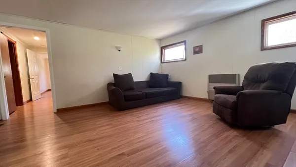 $2,200 | 991 Main Street, Unit 1, Warren, MA 01083