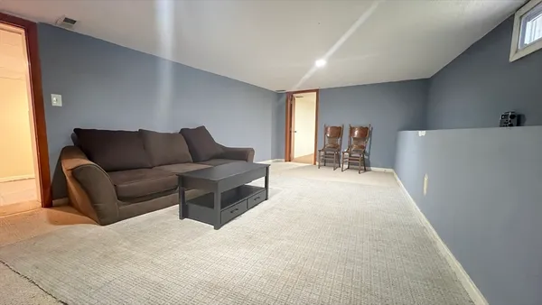 $2,200 | 991 Main Street, Unit 1, Warren, MA 01083