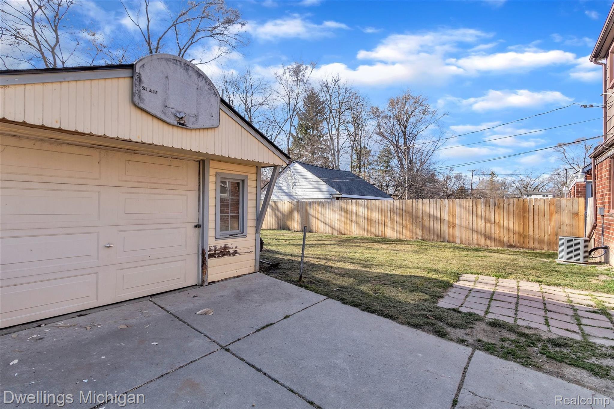 1132 Colonial Drive Inkster, MI 48141 - Photo 40 of 44 40-1132 Colonial Dr-windowstill-real-estate-photography-40.jpg