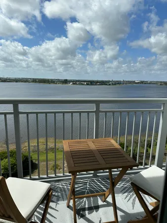 $2,700 | 300 South Australian Avenue, Unit 911, West Palm Beach, FL 33401