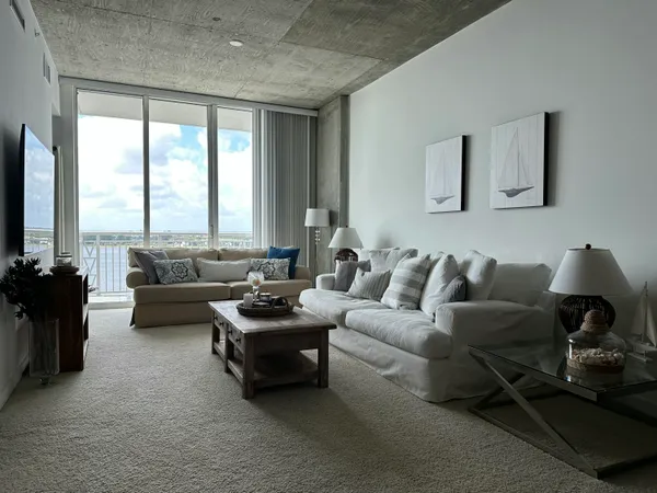 $2,700 | 300 South Australian Avenue, Unit 911, West Palm Beach, FL 33401