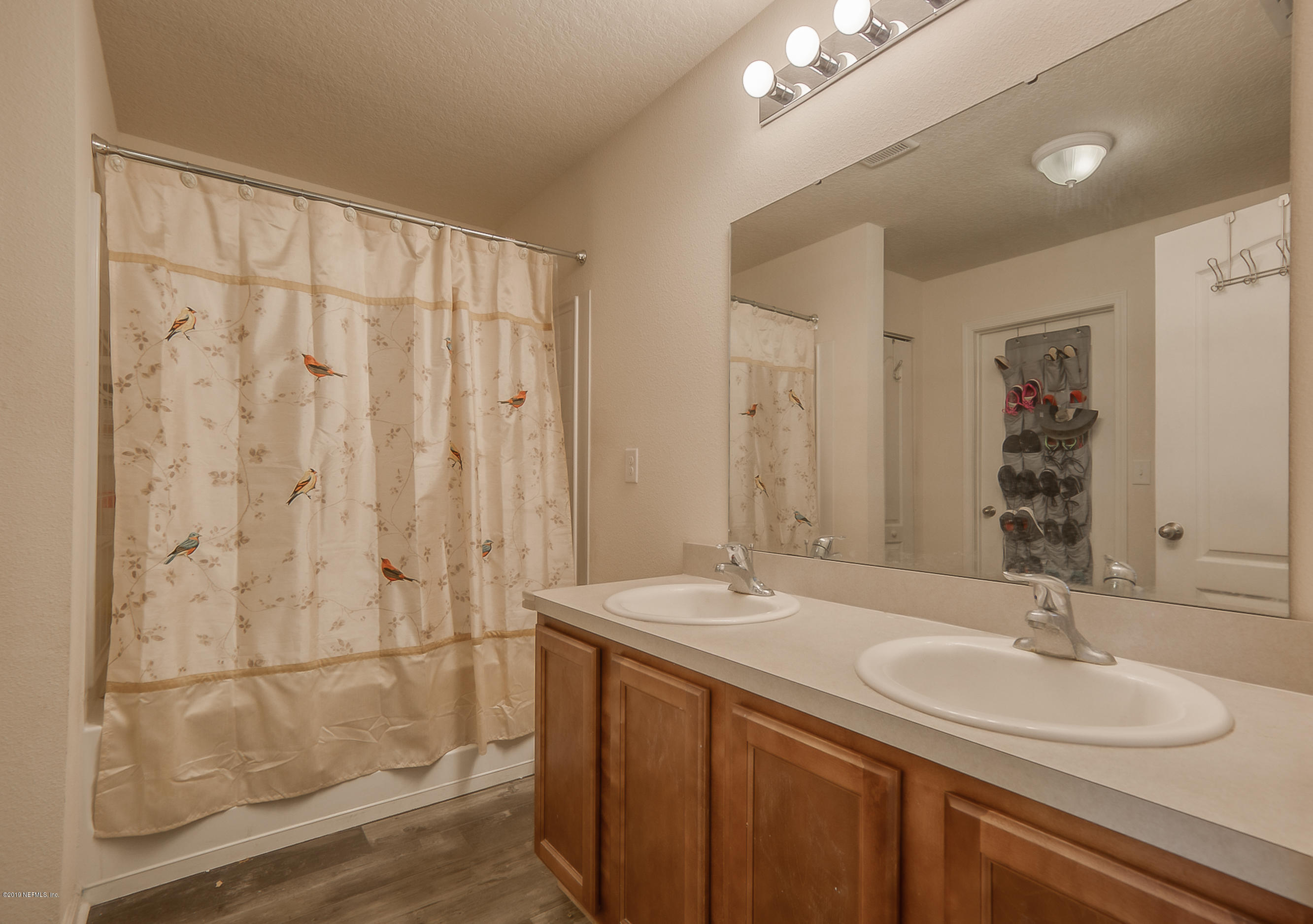 45028 Dutton Way Callahan, FL 32011 - Photo 6 of 23 master bath
