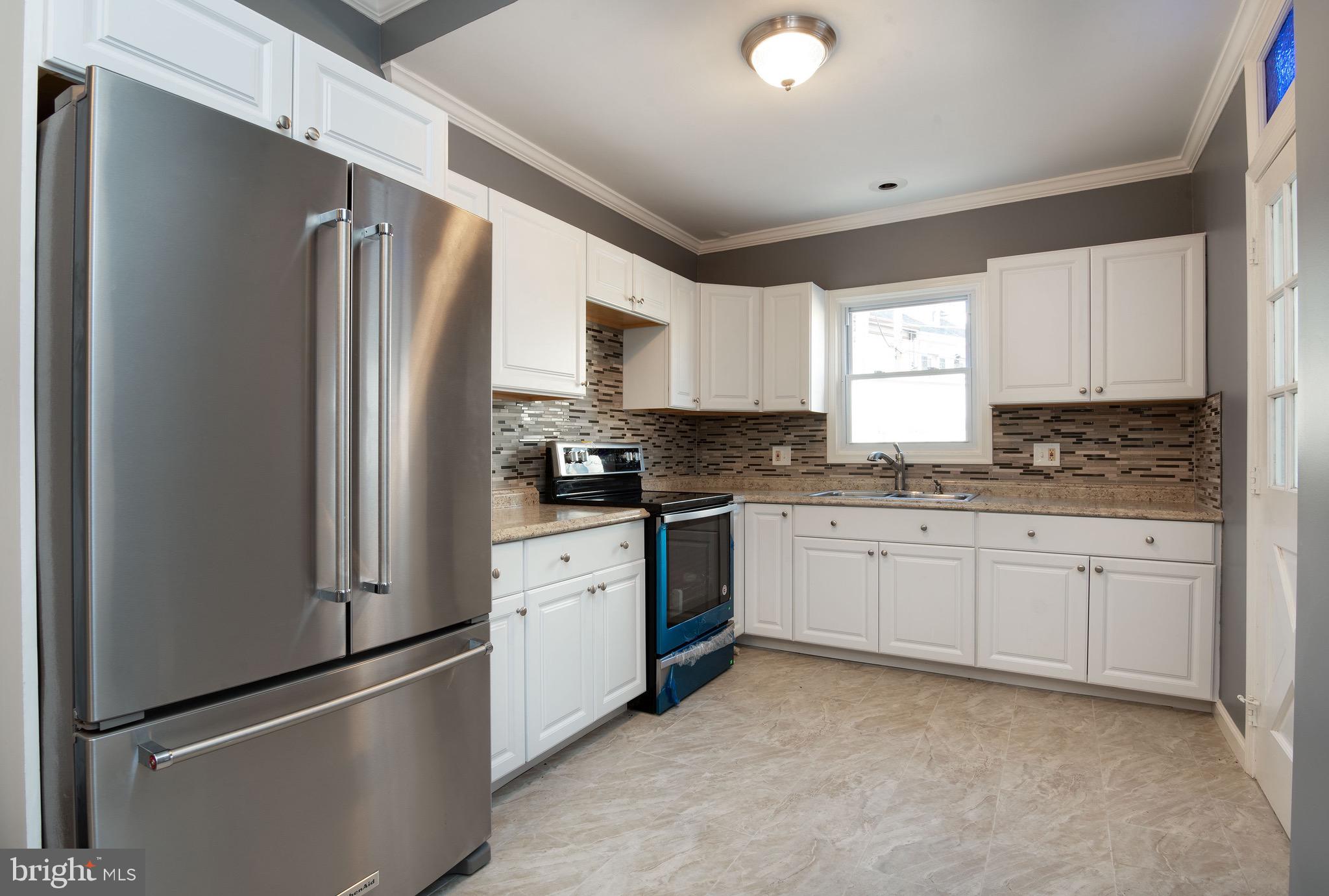 529 Bingaman Street Reading, PA 19602 - Photo 3 of 19