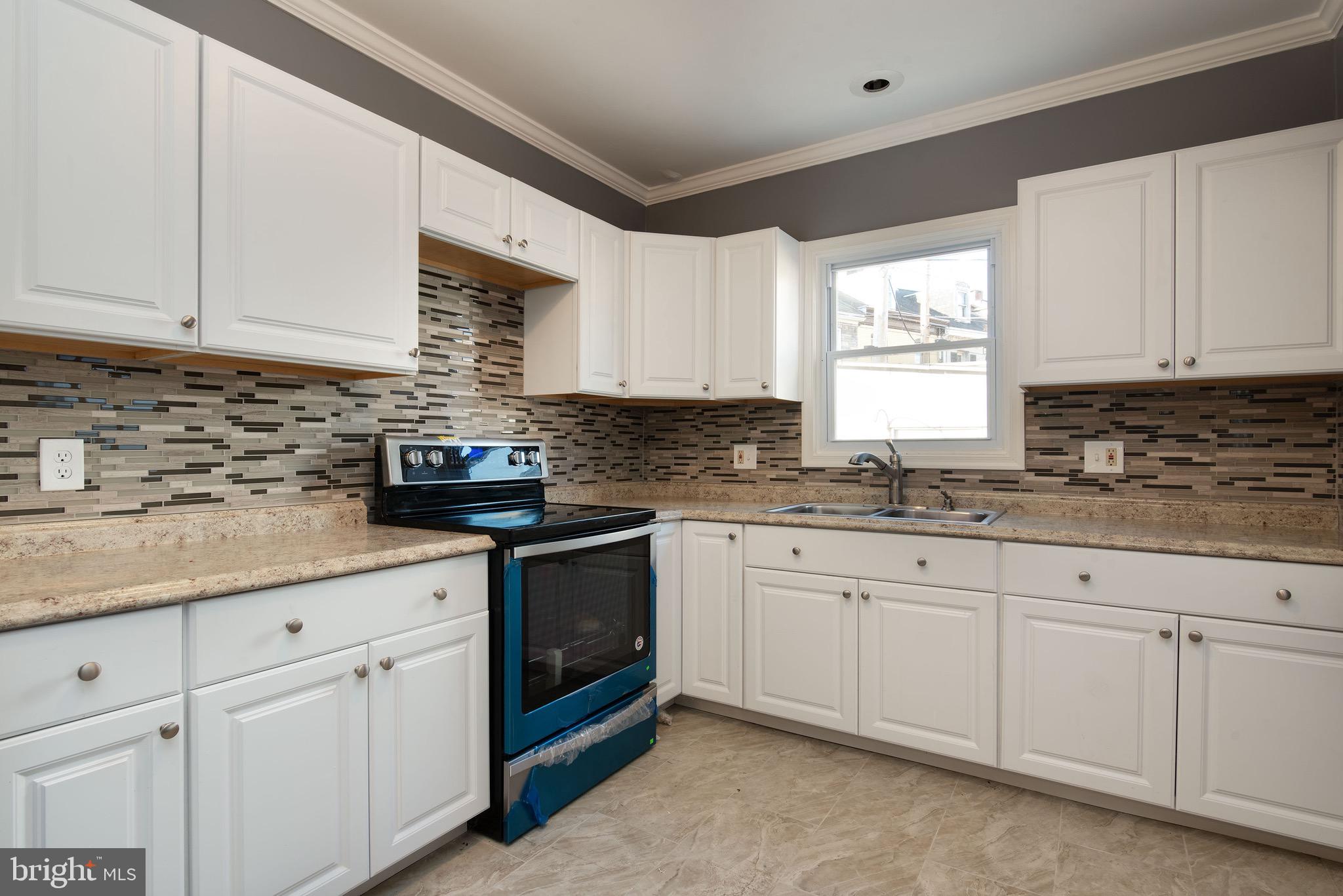 529 Bingaman Street Reading, PA 19602 - Photo 4 of 19