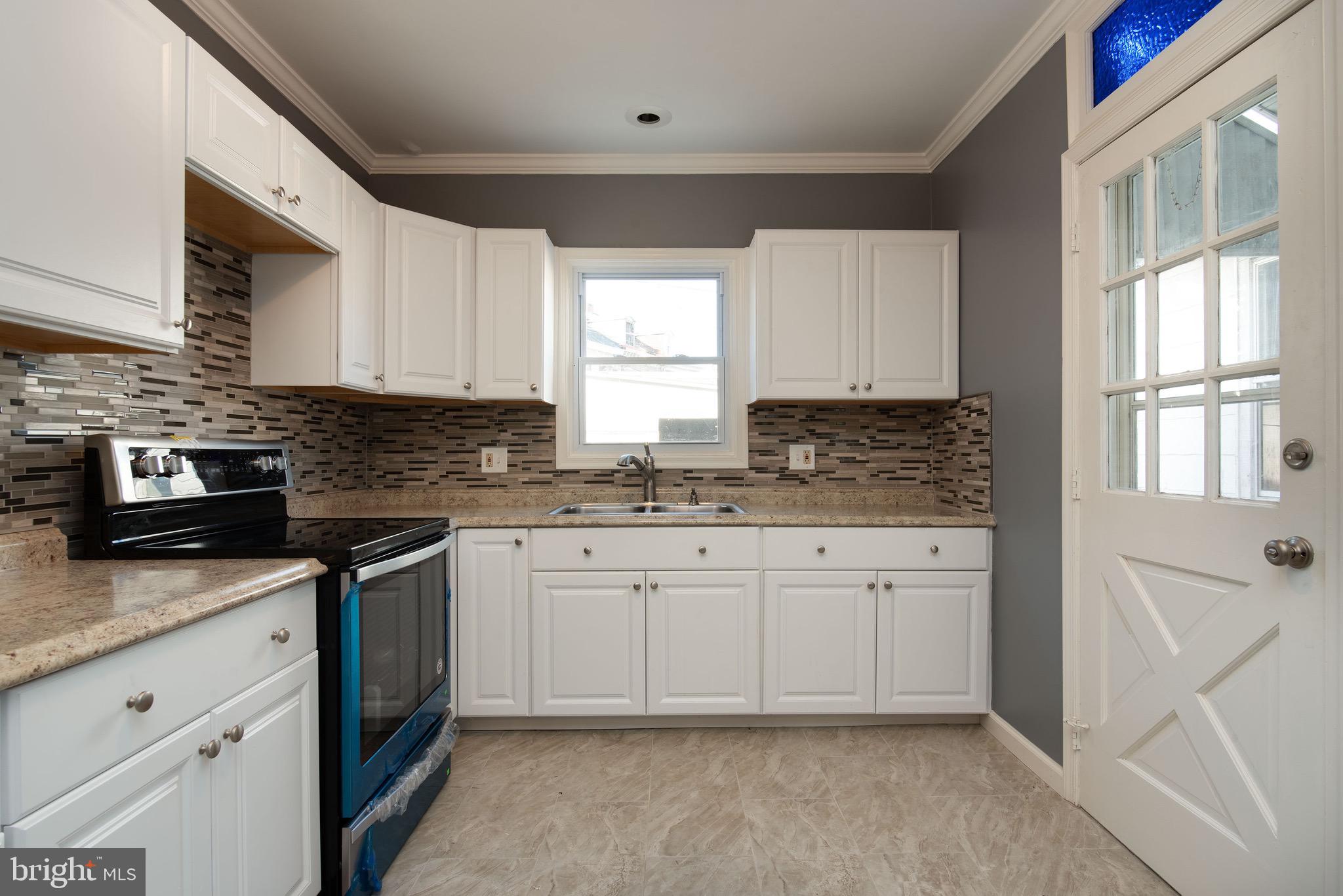 529 Bingaman Street Reading, PA 19602 - Photo 5 of 19