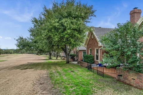 $525,000 | 50 Tournament Way, Unit I52, The Hills, TX 78738
