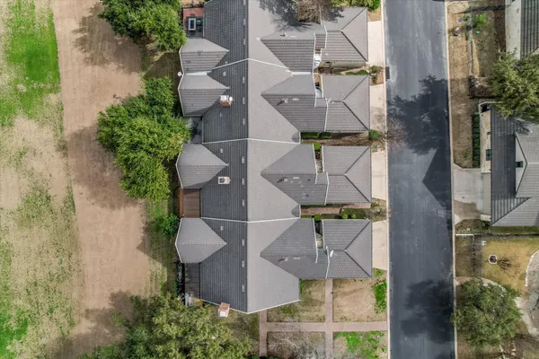 $525,000 | 50 Tournament Way, Unit I52, The Hills, TX 78738