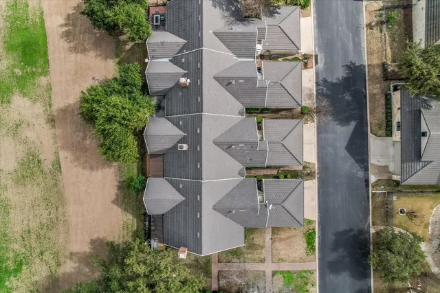 $525,000 | 50 Tournament Way, Unit I52, The Hills, TX 78738