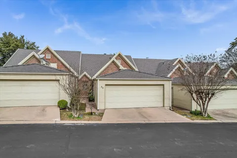 $525,000 | 50 Tournament Way, Unit I52, The Hills, TX 78738