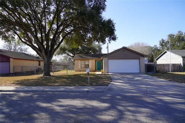 $142,000 | 1205 Oregon Street, Alice, TX 78332