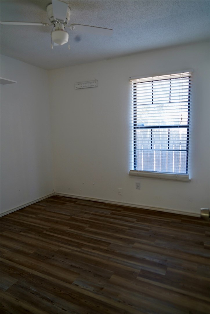 1205 Oregon Street Alice, TX 78332 - Photo 11 of 19