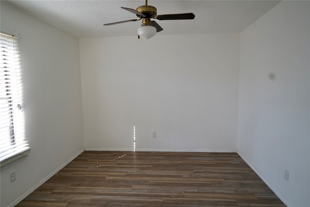 1205 Oregon Street Alice, TX 78332 - Photo 12 of 19