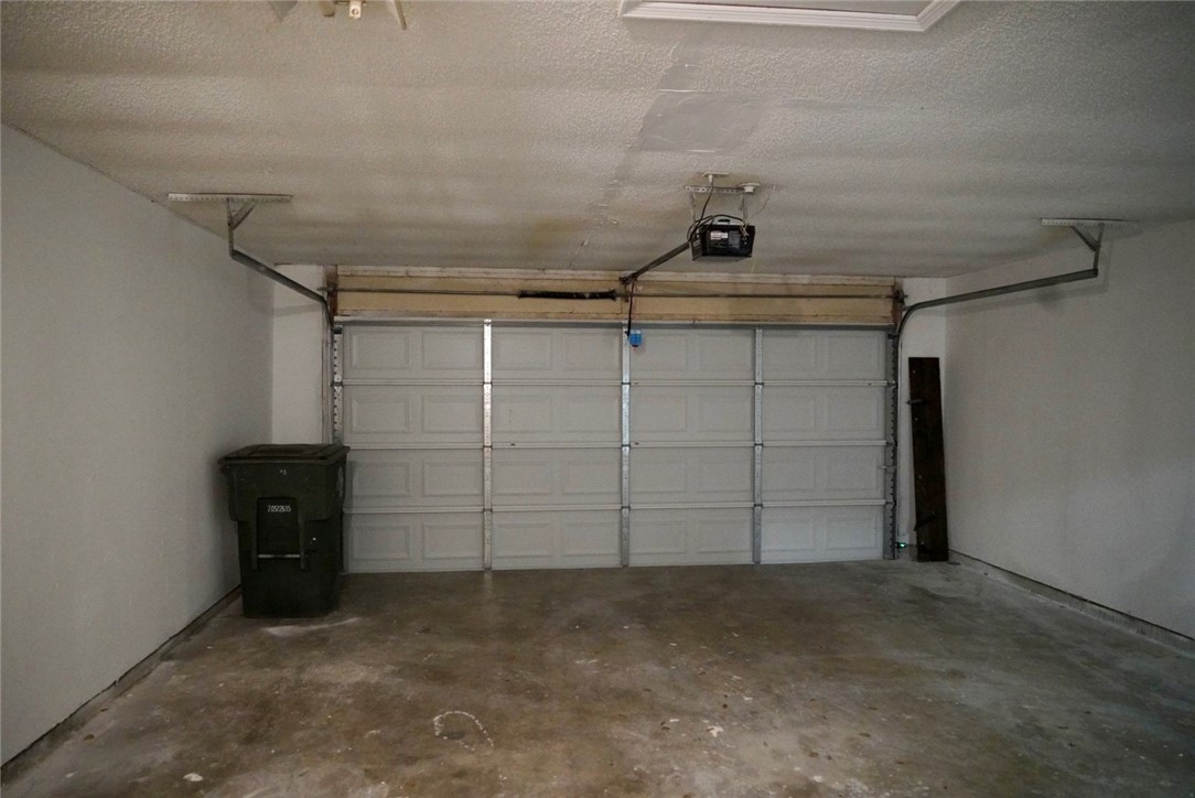 1205 Oregon Street Alice, TX 78332 - Photo 16 of 19