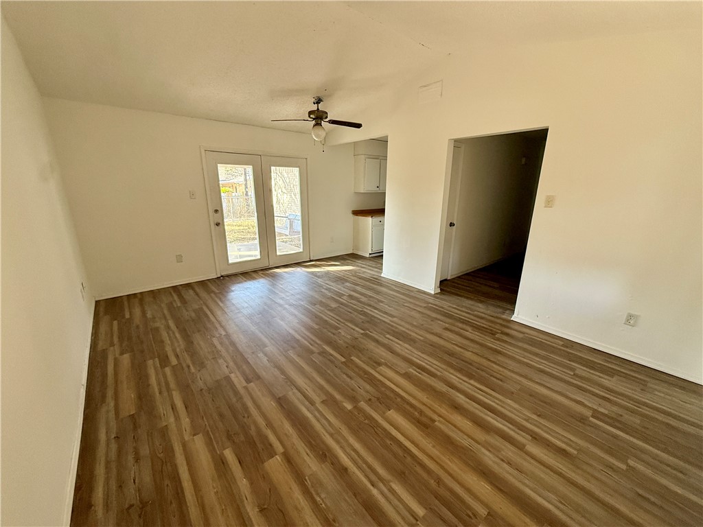 1205 Oregon Street Alice, TX 78332 - Photo 3 of 19