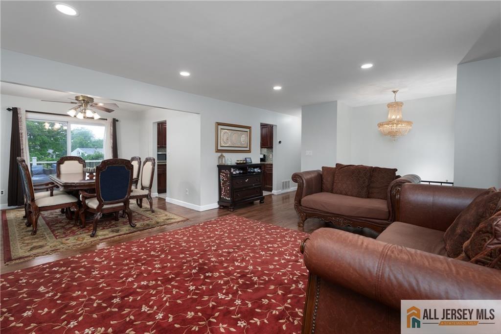 2025 Oak Tree Road Edison, NJ 08820 - Photo 6 of 29