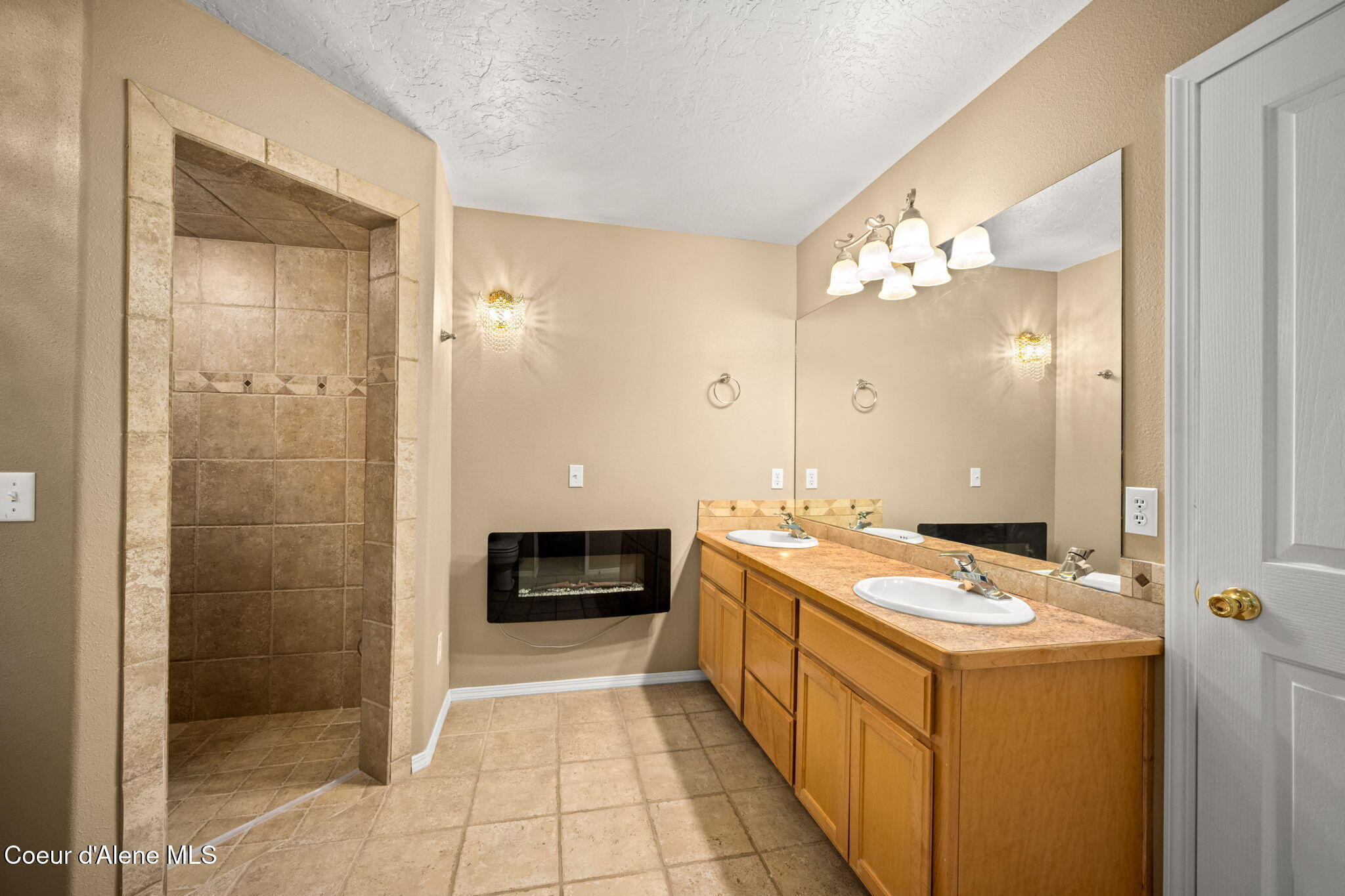 2591 West Diamond Bar Road Rathdrum, ID 83858 - Photo 25 of 41 Primary Bath 1
