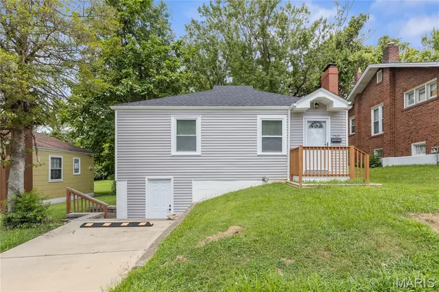 $127,900 | 7525 Cory Place, St. Louis, MO 63133