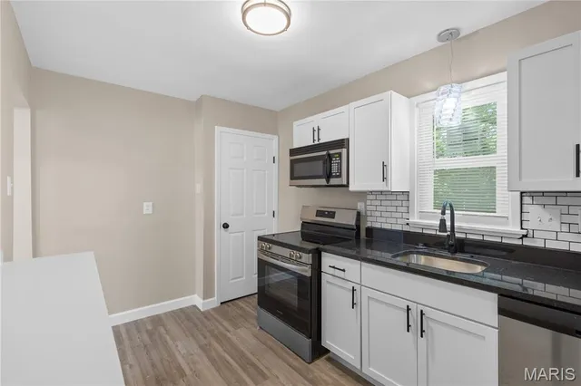 $127,900 | 7525 Cory Place, St. Louis, MO 63133