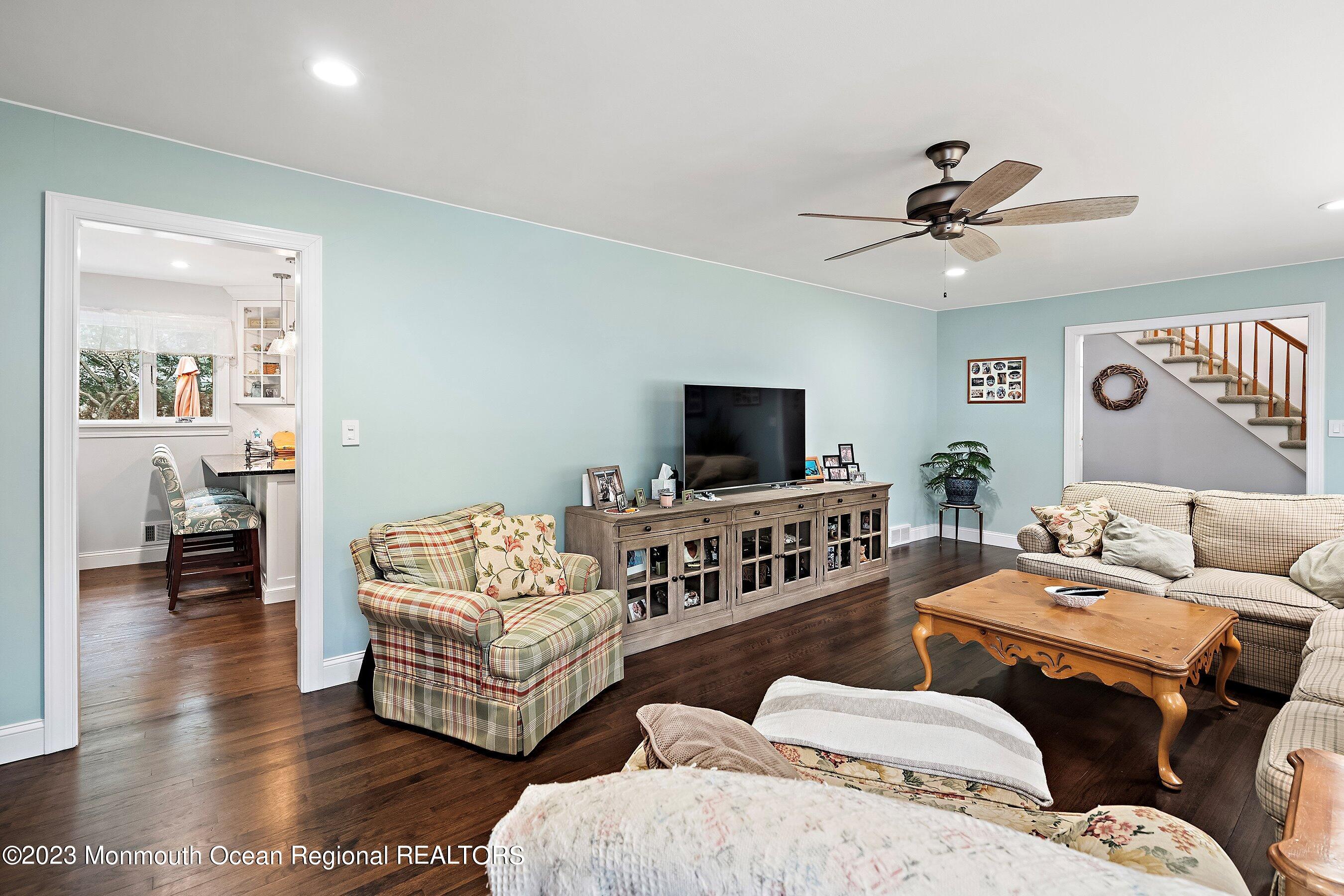 69 Newbury Road Howell, NJ 07731 - Photo 10 of 46 Living 1B