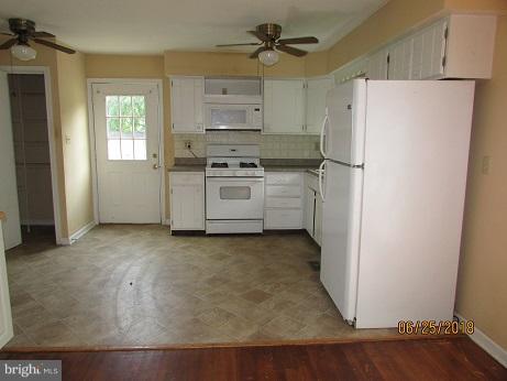 22977 Oakley Road Avenue, MD 20609 - Photo 8 of 26 Kitchen