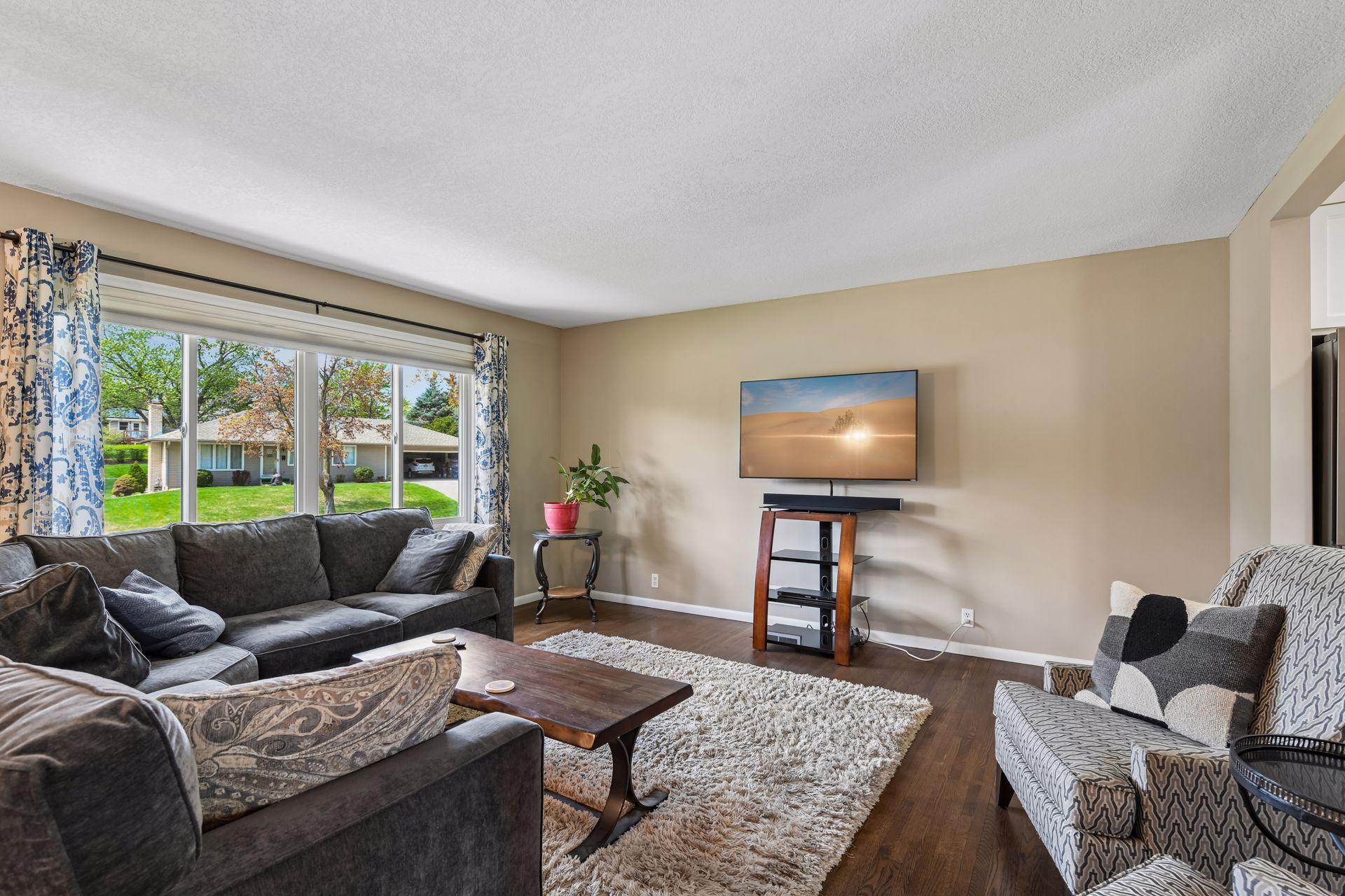 8317 Beard Road Bloomington, MN 55431 - Photo 7 of 46