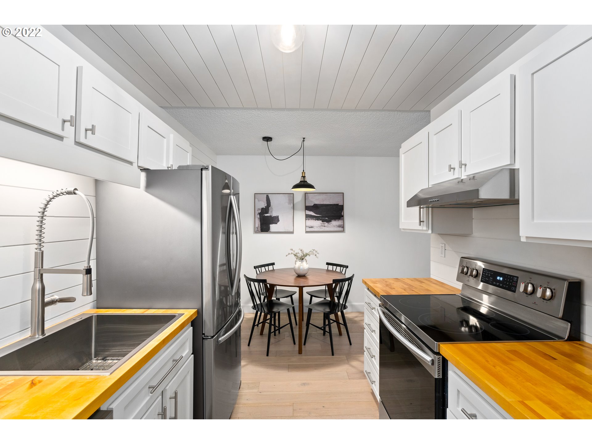 2021 Southwest Main Street, Unit 14 Portland, OR 97205 - Photo 6 of 24 Gallery Image 6