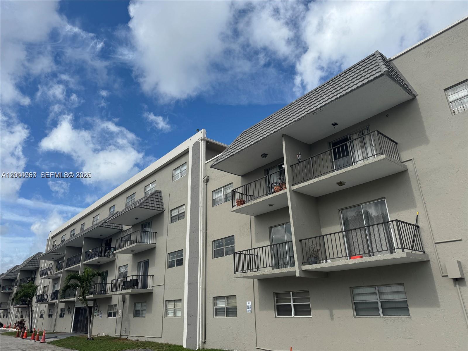 5100 Southwest 41st Street, Unit PH1 Pembroke Park, FL 33023 - Photo 4 of 4