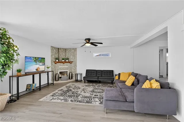 $339,000 | 918 Southeast 35th Street, Cape Coral, FL 33904