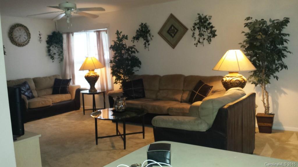 640 Cliffs Inn Circle Charlotte, NC 28214 - Photo 6 of 11