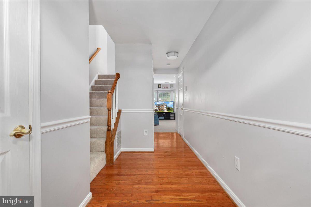 8448 Tackhouse Loop Gainesville, VA 20155 - Photo 4 of 39