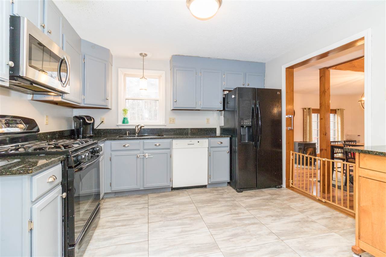 425 Lane Road Chester, NH 03036 - Photo 4 of 32 Gallery Image 4
