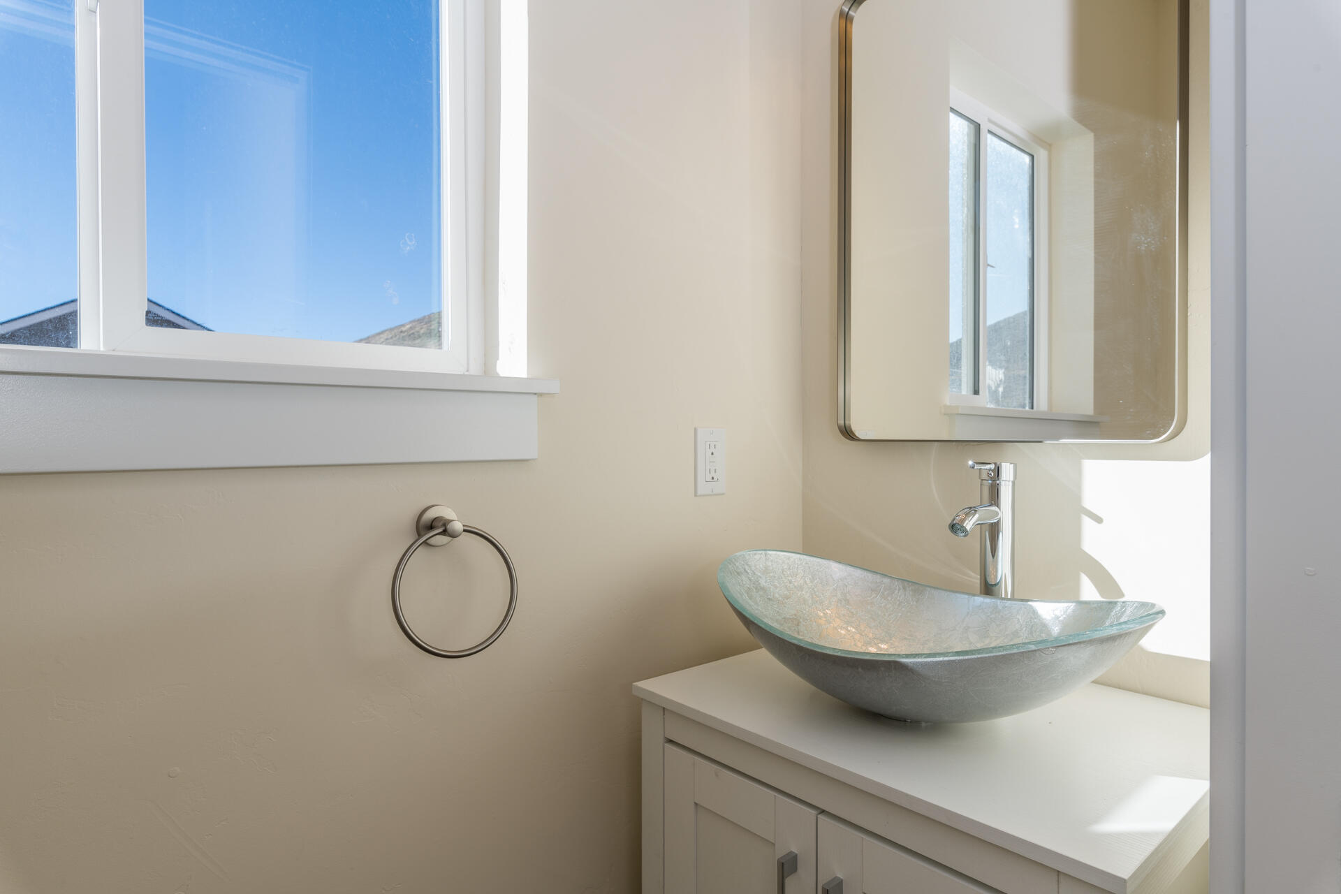 136 Cowcatcher Loop Bellevue, ID 83313 - Photo 7 of 17 Half Bathroom