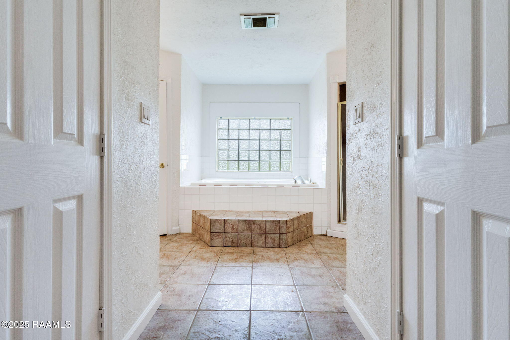 421 Plantation Road Opelousas, LA 70570 - Photo 12 of 22 9-web-or-mls-421 Plantation Rd-8