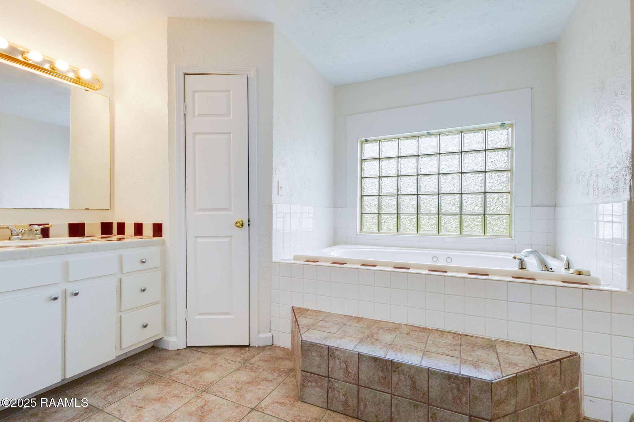 421 Plantation Road Opelousas, LA 70570 - Photo 13 of 22 10-web-or-mls-421 Plantation Rd-9