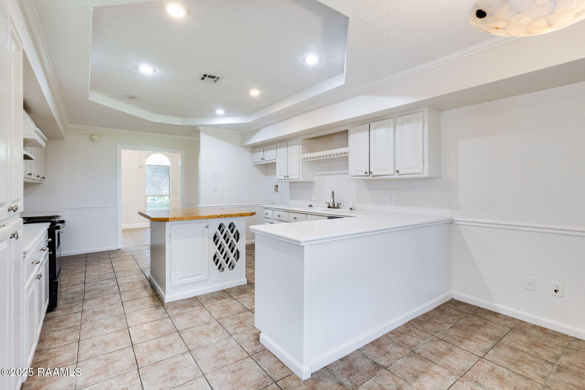 421 Plantation Road Opelousas, LA 70570 - Photo 5 of 22 6-web-or-mls-421 Plantation Rd-5