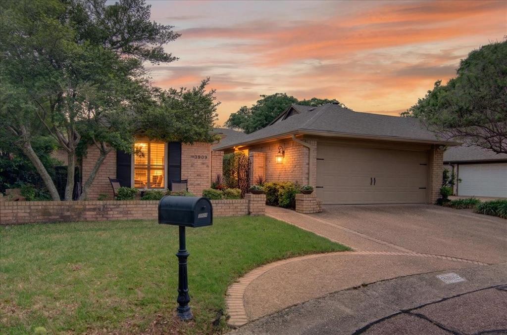 3909 Old Mill Road Waco, TX 76710 - Photo 2 of 37