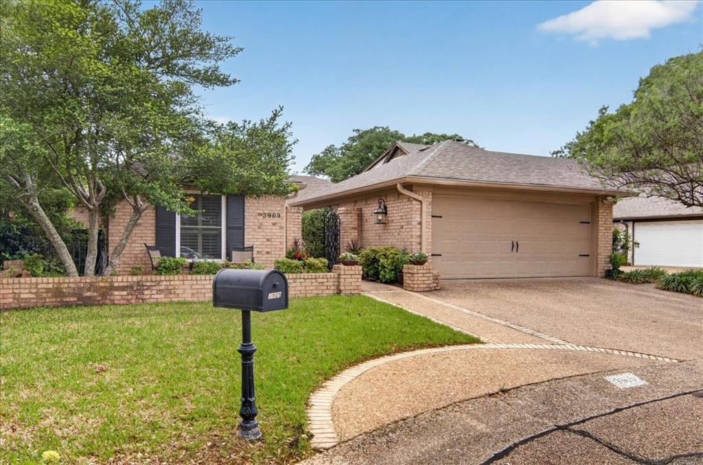 3909 Old Mill Road Waco, TX 76710 - Photo 3 of 37