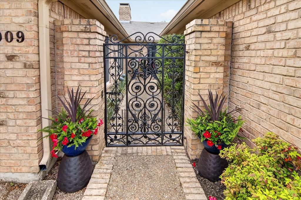 3909 Old Mill Road Waco, TX 76710 - Photo 5 of 37