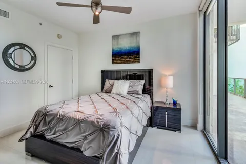 $5,490 | 6000 Collins Avenue, Unit 346, Miami Beach, FL 33140