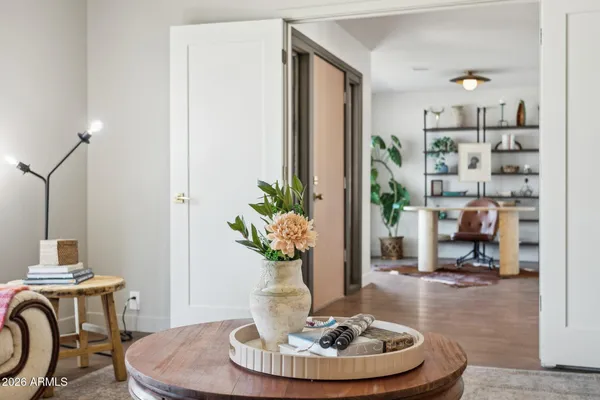 $1,145,000 | 11049 North 44th Street, Phoenix, AZ 85028