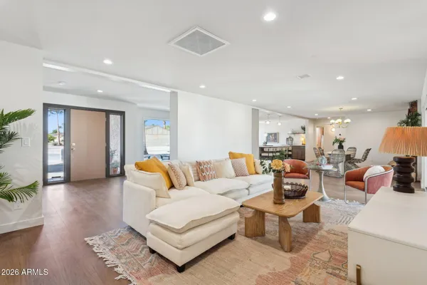 $1,145,000 | 11049 North 44th Street, Phoenix, AZ 85028